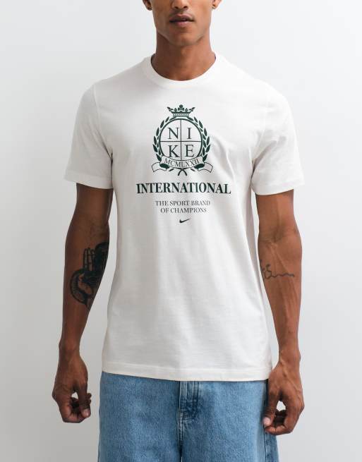 Nike Club graphic t-shirt in off white, 3 of 5