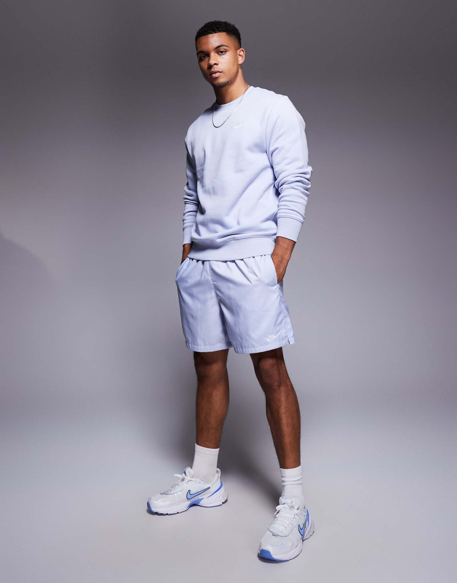 Трикотажные шорты Nike Club синего цвета