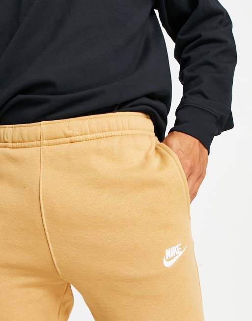 Nike Club jogger in elemental gold