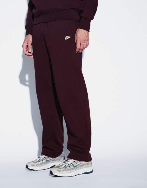 Nike Club Jogger mit offenem Bein in Burgunderrot, 5 von 5