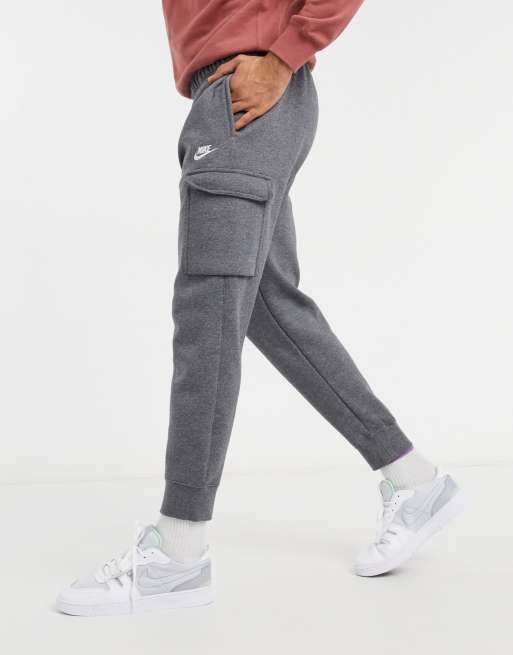 Nike Club - Joggers cargo con elastico sul fondo colore grigio scuro