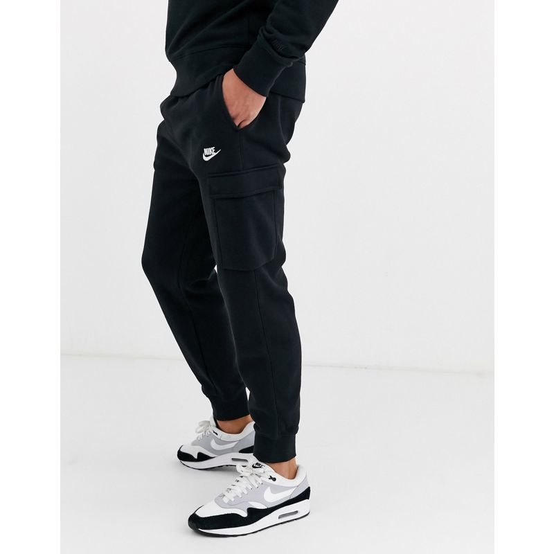 Nike Club - Joggers cargo neri con fondo elasticizzato