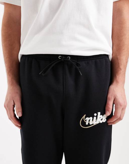 Nike Club - Joggers neri con logo Nike, 4 di 5