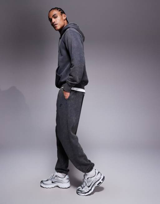 Nike - Club - Joggingbroek met boord in donkergrijs wassing, 3 van 5
