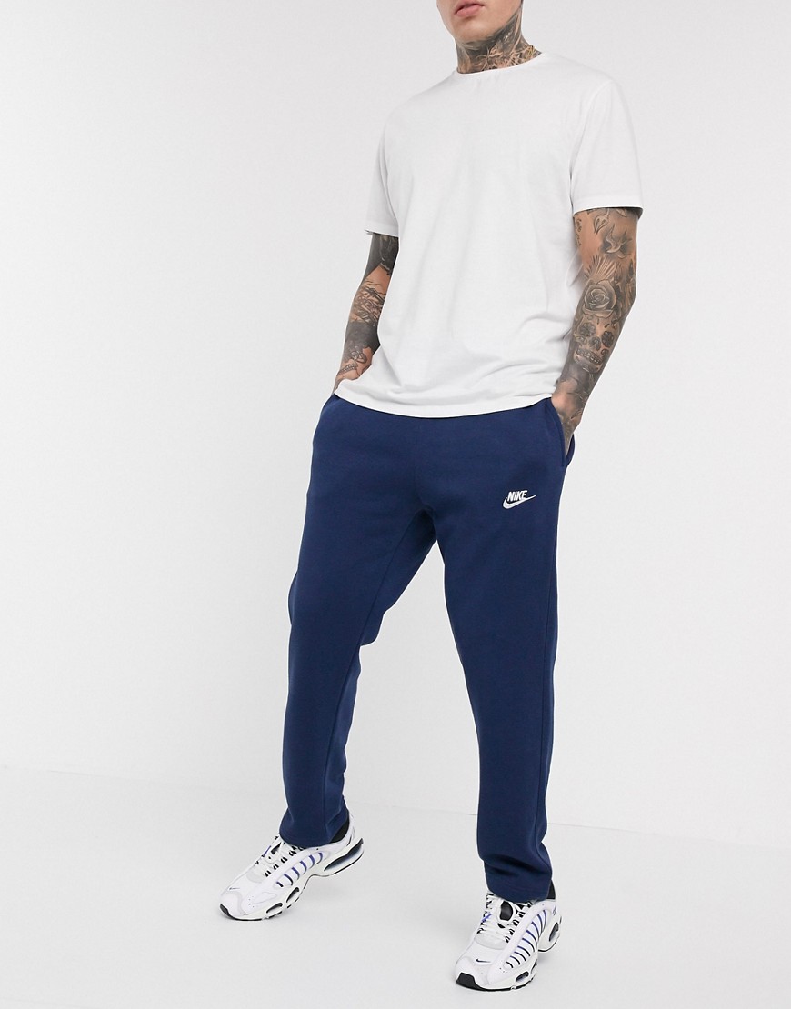 Nike - Club - Joggingbroek met rechte pijpen in marineblauw