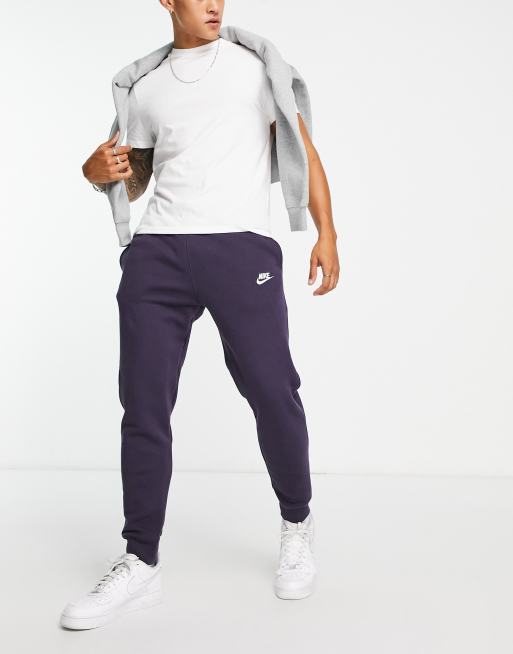 Nike – Club – Jogginghose in Dunkellila