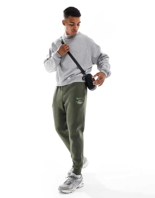 Nike – Club – Jogginghose in Khaki