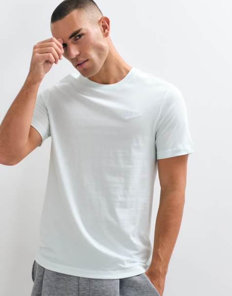 Nike – Club – Ljusgrön t-shirt - view 1