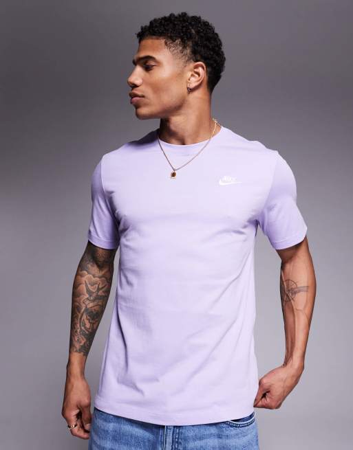 Nike – Club – Ljuslila t-shirt med logga