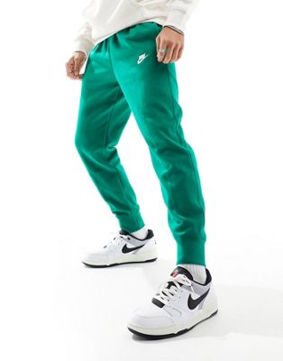Nike Club  logo joggers in green