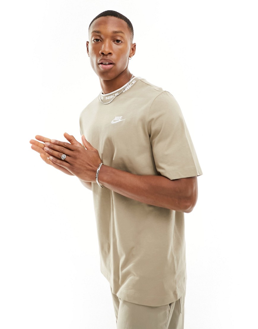 Nike Club logo neckline t-shirt in beige-Neutral