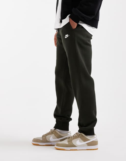 Nike Club – Mörkgröna joggers, 2 av 5