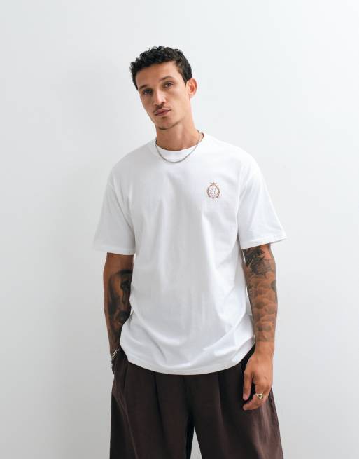 Nike Club NCC T-Shirt mit Rückenprint-Logo in Weiß, 4 von 5