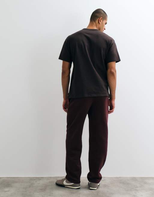 Nike Club open hem jogger in burgundy, 2 of 5