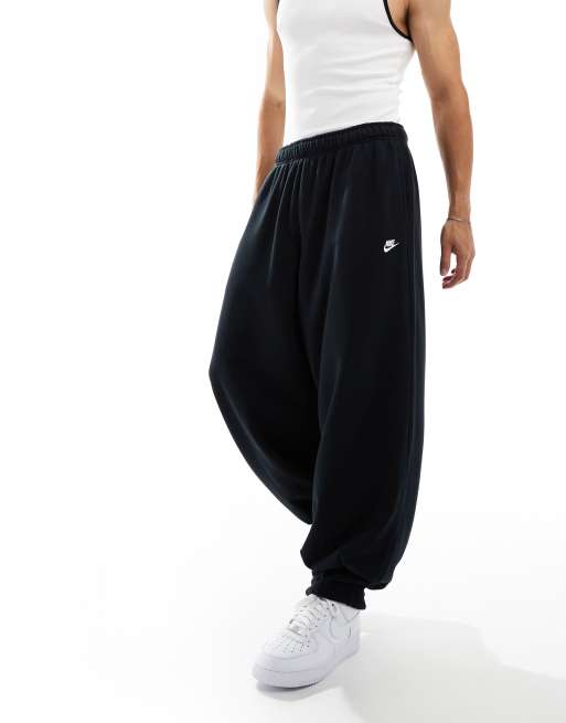 Nike - Club - Oversized og sorte joggingbukser med frotté-for , 4 af 5