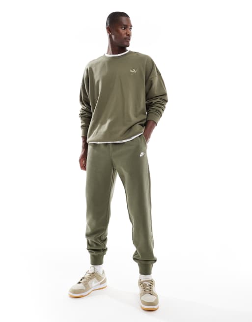 Nike Club - Oversized sweater met ronde hals in kaki, 3 van 4