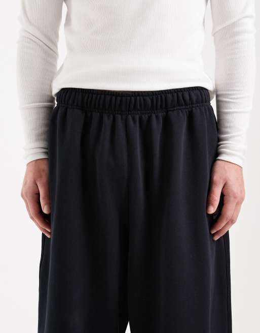 Nike - Club - Pantaloncini felpati oversize in spugna neri, 4 di 5