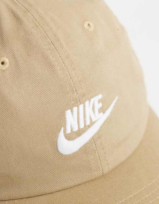 Nike - Club - Pet met logo in beige, 2 van 3