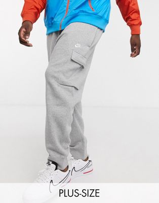 Nike Club Plus - Joggers cargo grigi con elastico sul fondo-Grigio