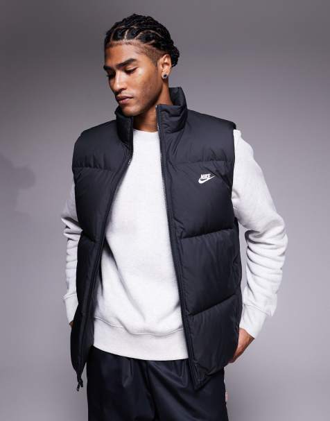 Nike Club puffer vest in black - view 1