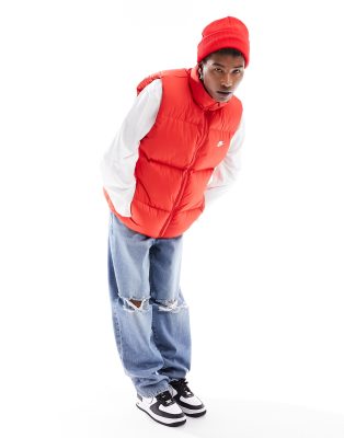 Nike Club Puffer Vest In Red