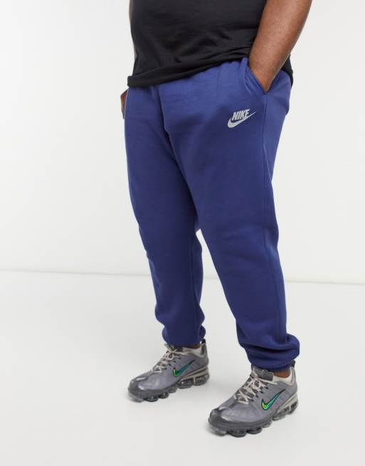 Nike club casual fit 2025 cuffed joggers in navy