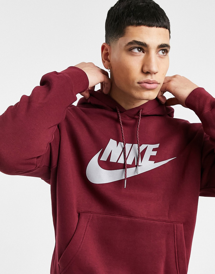 Nike Club reflective logo hoodie in burgundy-Red