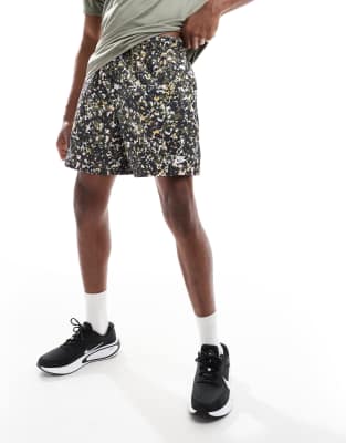 Nike Club Regrind speckled print shorts in khaki and white | ASOS