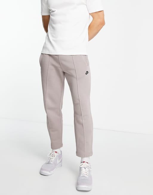 Nike – Club – Schmal zulaufende Jogginghose in Mondgrau mit Logo, 4 von 4