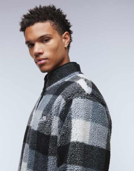 Nike Club – Schwarz kariertes Fleece-Oberteil mit kurzem Reißverschluss, 4 von 5