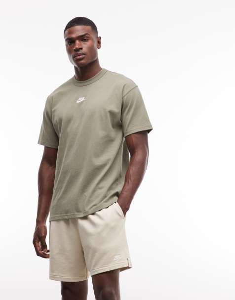 Nike – Club – Shorts in Beige aus French Terry - view 1