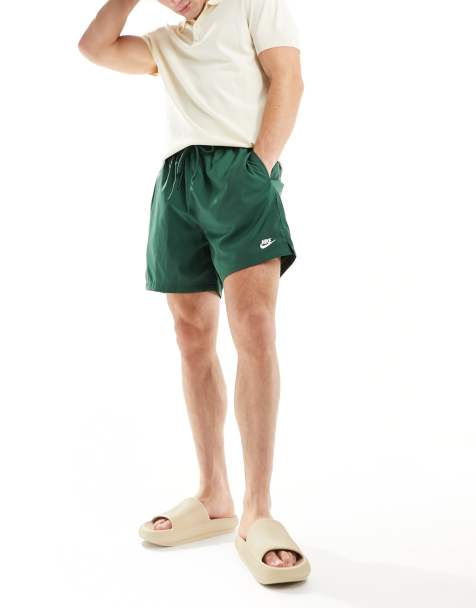 Nike Club shorts in green