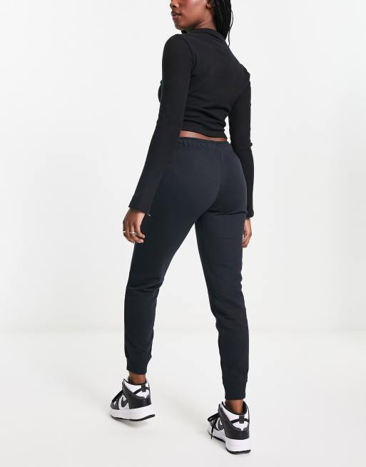 Nike black discount slim joggers womens