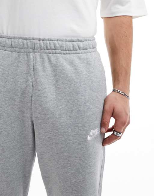 Nike Club Slim fit joggingbroek met aansluitende boorden in grijs ASOS