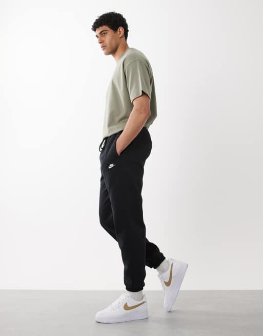 Nike - Club - Sorte joggingbukser med tætsiddende buksekanter i fleece, 3 af 5