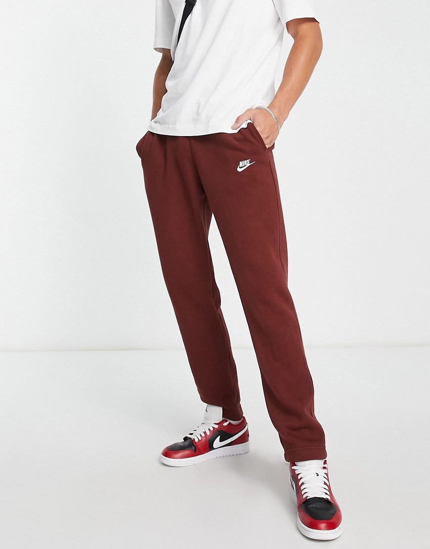 Nike Club straight leg jogger in burgundy-Brown