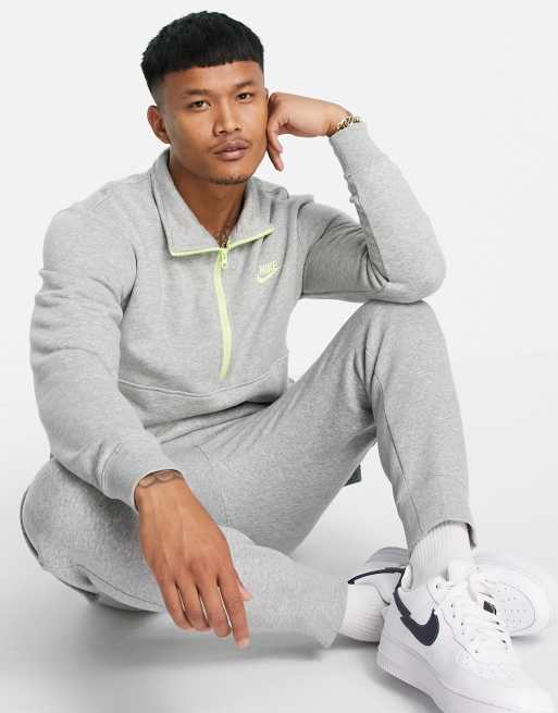 Nike - Club - Sweater van fleece met korte rits in grijs