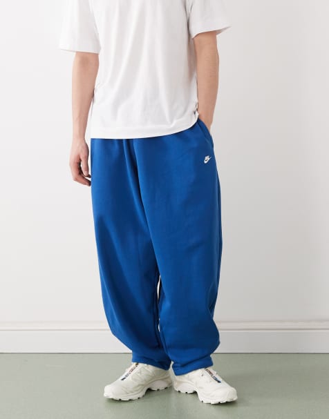 Nike Club joggers in blue