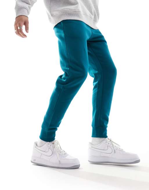 Nike club cuffed 2025 cargo sweatpants in teal