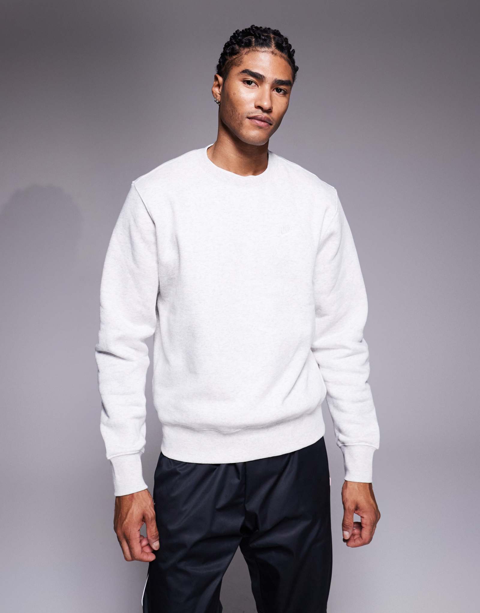 Толстовка Nike Club серого цвета