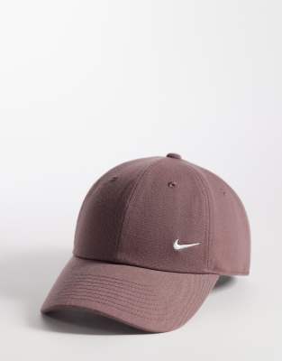 Nike Club Swoosh Cap In Brown