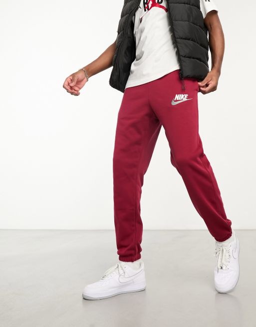 Red discount nike joggers