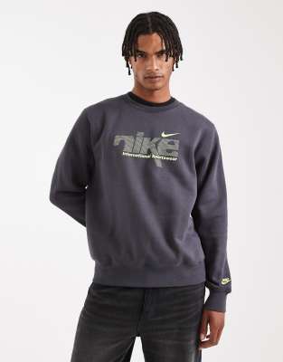 Nike Club Swoosh Sweatshirt In Black