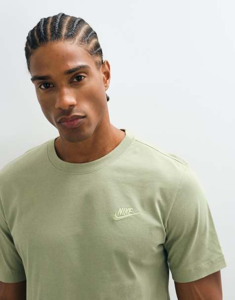 Nike Club t-shirt en kaki clair - view 1