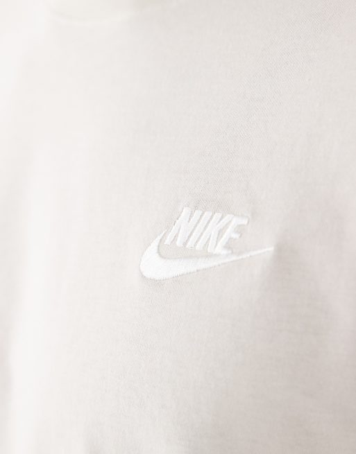 Nike Club t-shirt in beige, 3 of 5