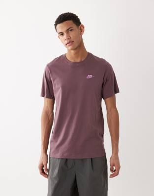 Nike Men's Brown Club T-Shirt In
