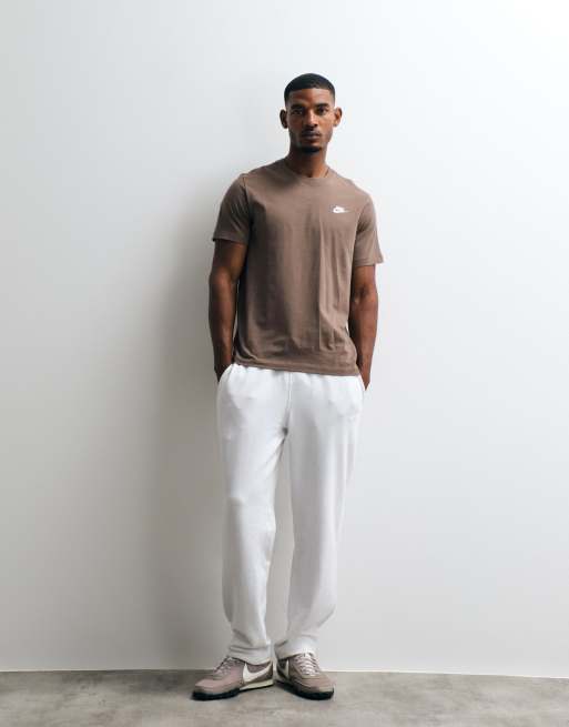 Nike Club t-shirt in brown, 2 of 5