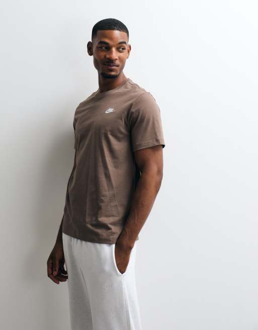 Nike Club t-shirt in brown, 3 of 5