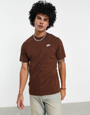 Nike Club t-shirt in cacao wow