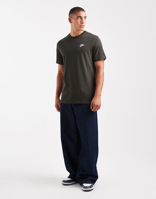 Nike Club t-shirt in dark green , 2 of 5